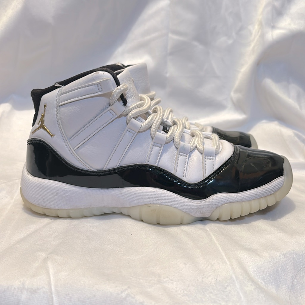 Condition Good Condition Brand Air Jordan Category Kids Size 25